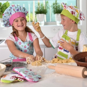 Detská kuchynská zástera pre dievča, plus chňapka a čiapka